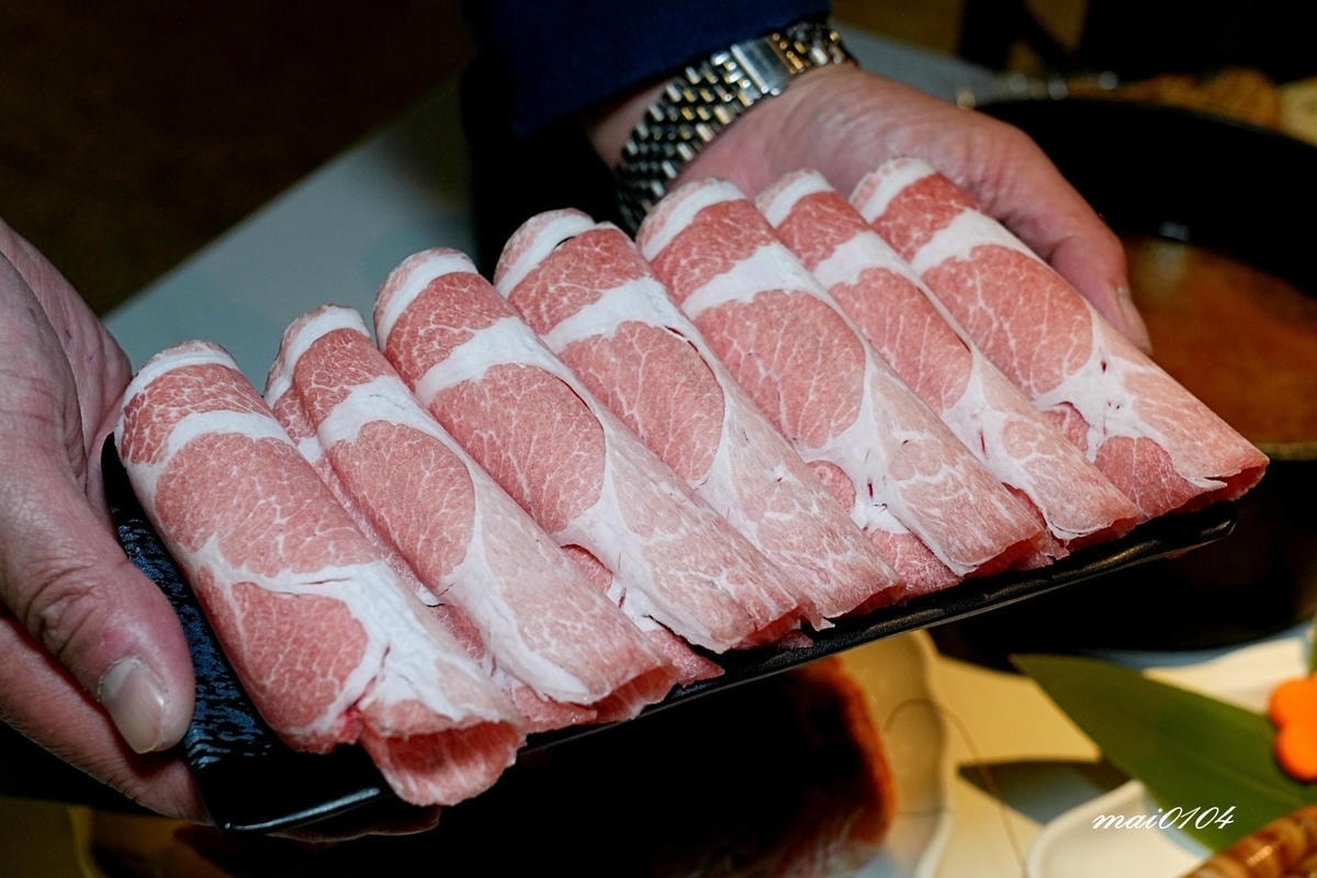 楊梅鍋物｜砸鍋火鍋專賣店～肉品、海鮮自由搭配，白飯、滷肉燥、