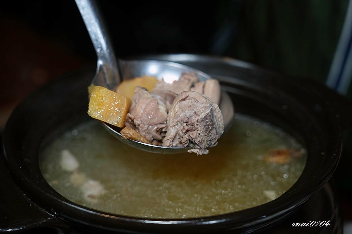 雞老闆桶仔雞景美店開幕啦！！壽星用餐送桶仔雞、學生吃雞也只要