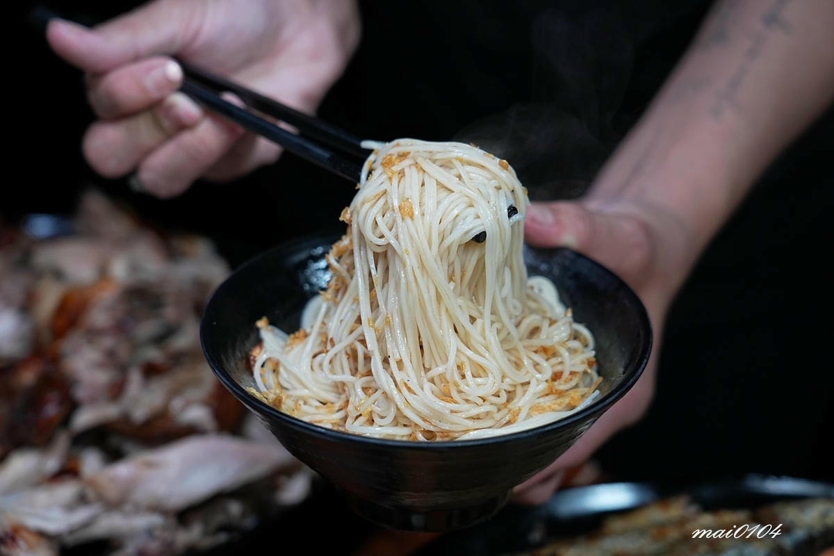 雞老闆桶仔雞景美店開幕啦！！壽星用餐送桶仔雞、學生吃雞也只要