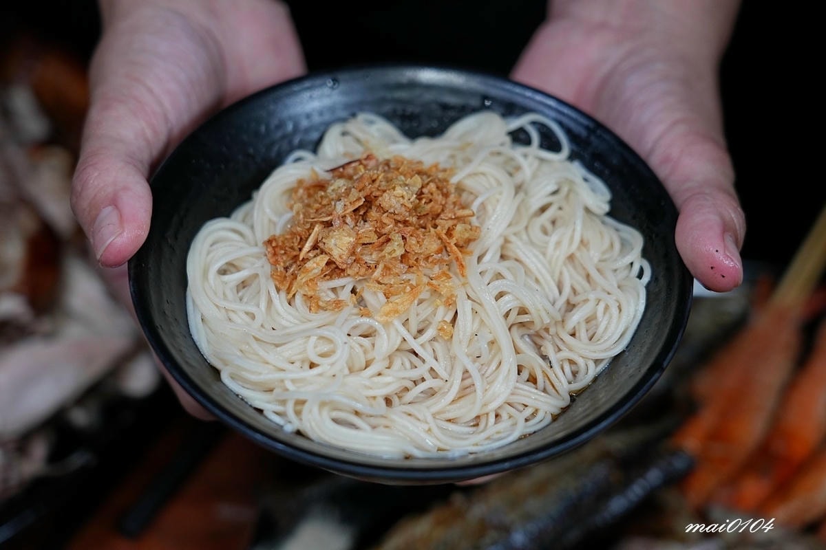 雞老闆桶仔雞景美店開幕啦！！壽星用餐送桶仔雞、學生吃雞也只要