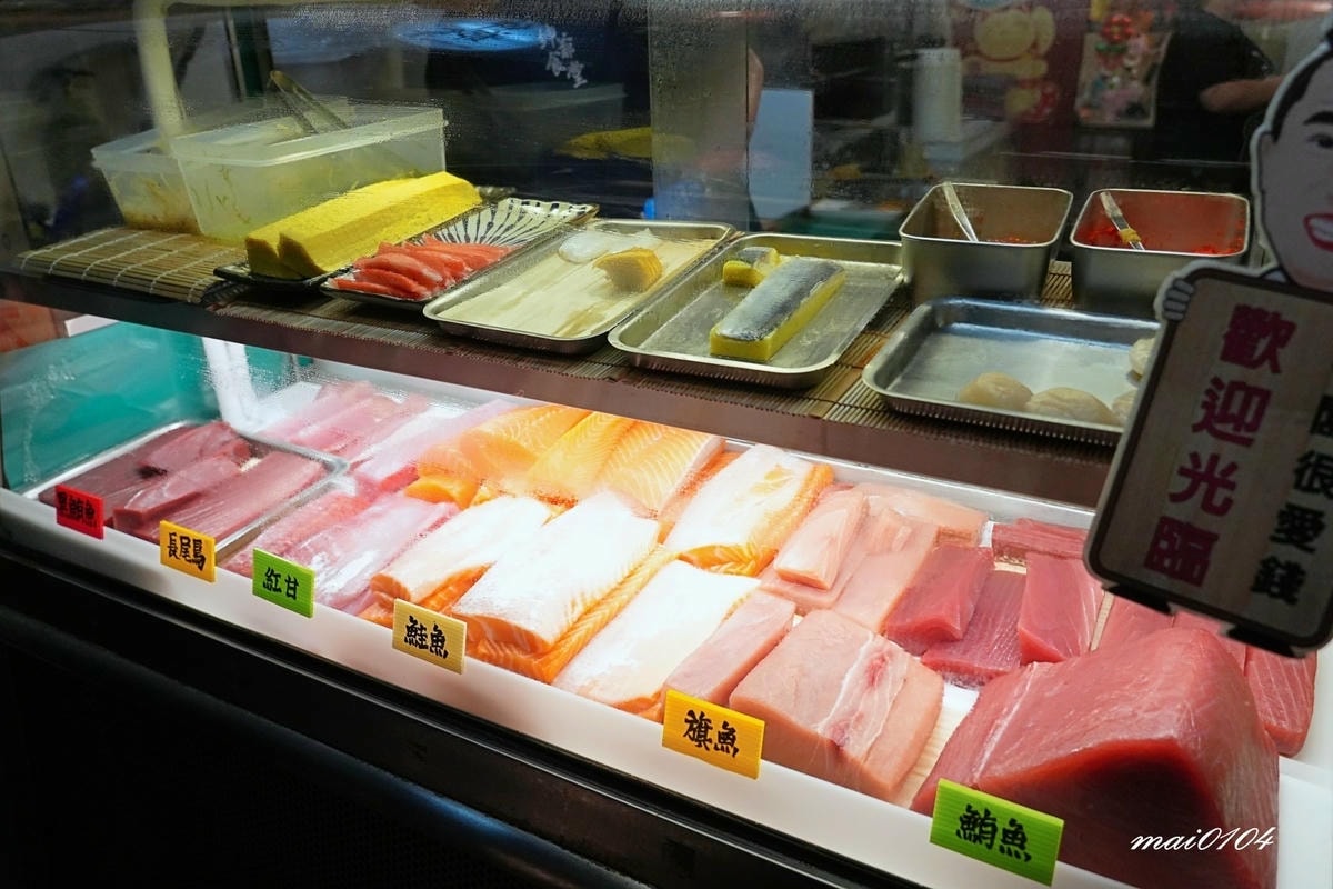 隱藏在八德大湳市場內、平日只開三小時的紳爺食堂，提供平價高C