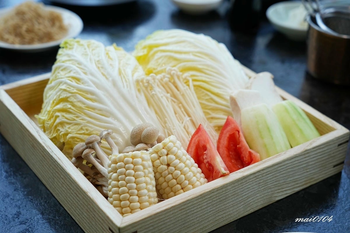 台北大直聚餐推薦｜明粵頂級海鮮火鍋～全台唯一由隈研吾設計的美