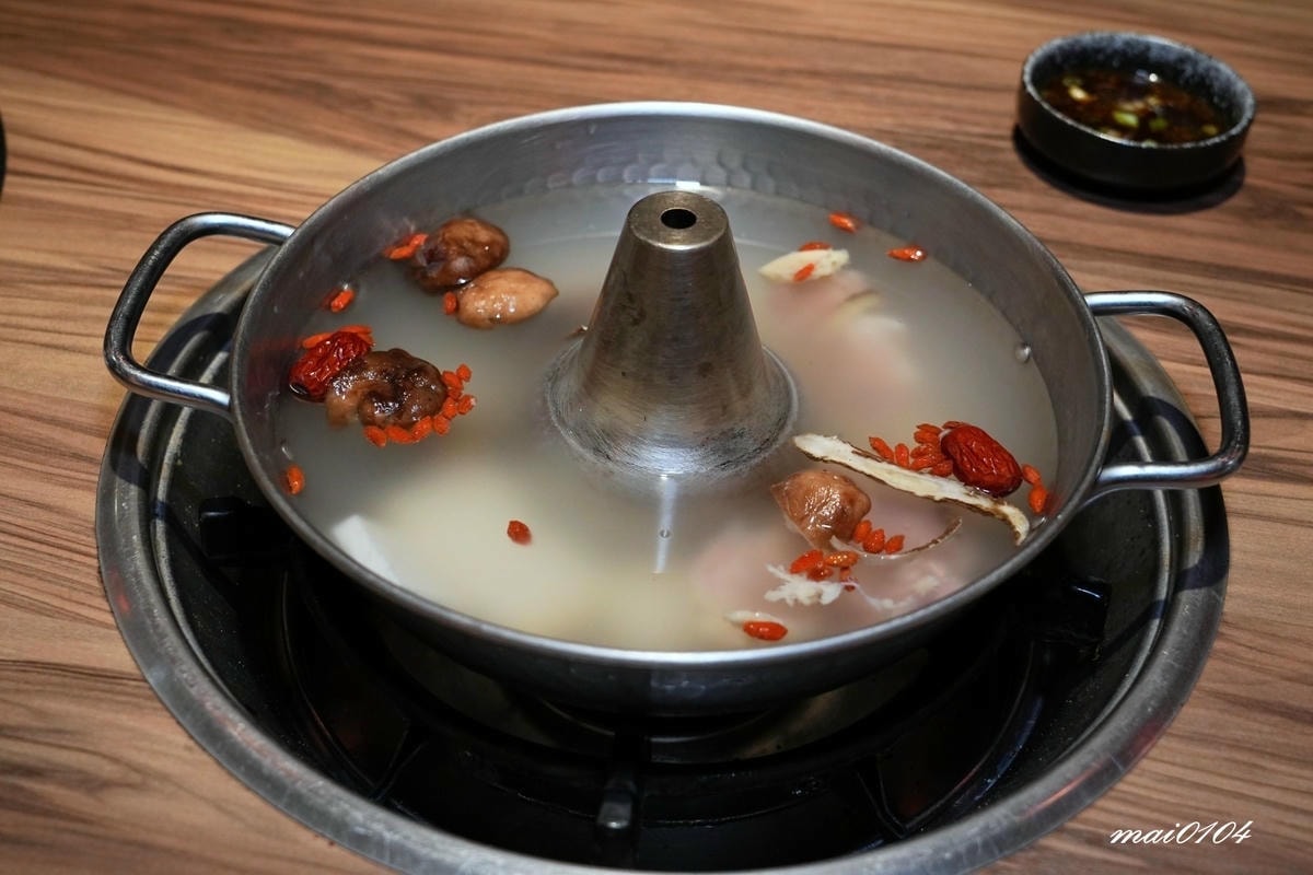 基隆狸小路燒肉專賣店～在地20多年老字號燒肉店，餐點多樣化連