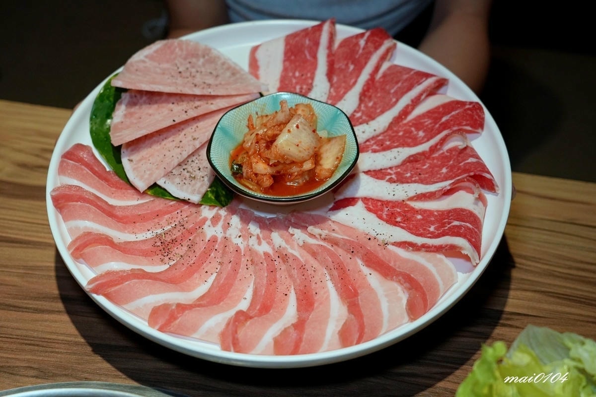 基隆狸小路燒肉專賣店～在地20多年老字號燒肉店，餐點多樣化連