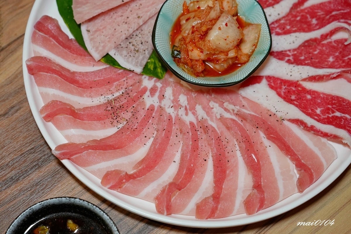 基隆狸小路燒肉專賣店～在地20多年老字號燒肉店，餐點多樣化連