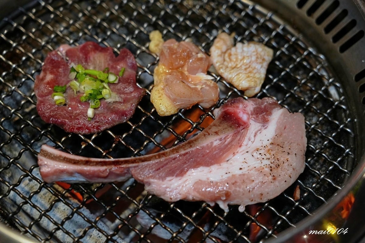 基隆狸小路燒肉專賣店～在地20多年老字號燒肉店，餐點多樣化連