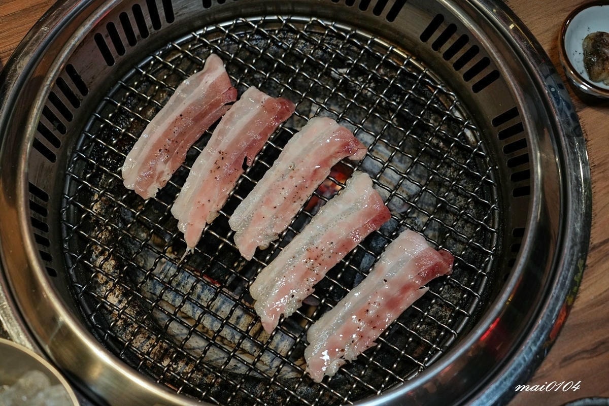 基隆狸小路燒肉專賣店～在地20多年老字號燒肉店，餐點多樣化連