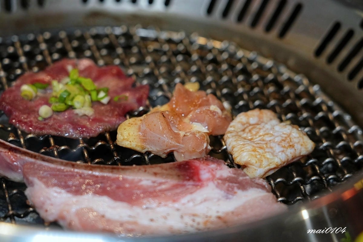 基隆狸小路燒肉專賣店～在地20多年老字號燒肉店，餐點多樣化連