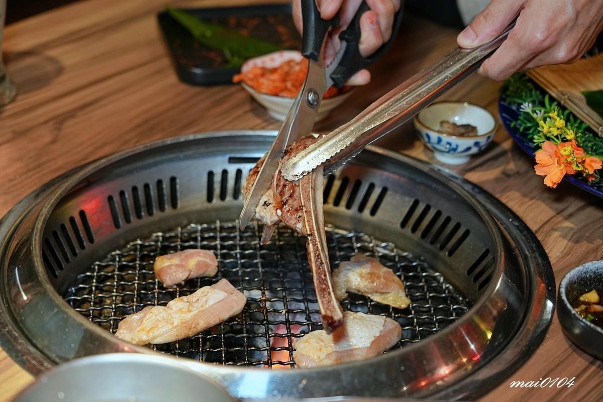 基隆狸小路燒肉專賣店～在地20多年老字號燒肉店，餐點多樣化連