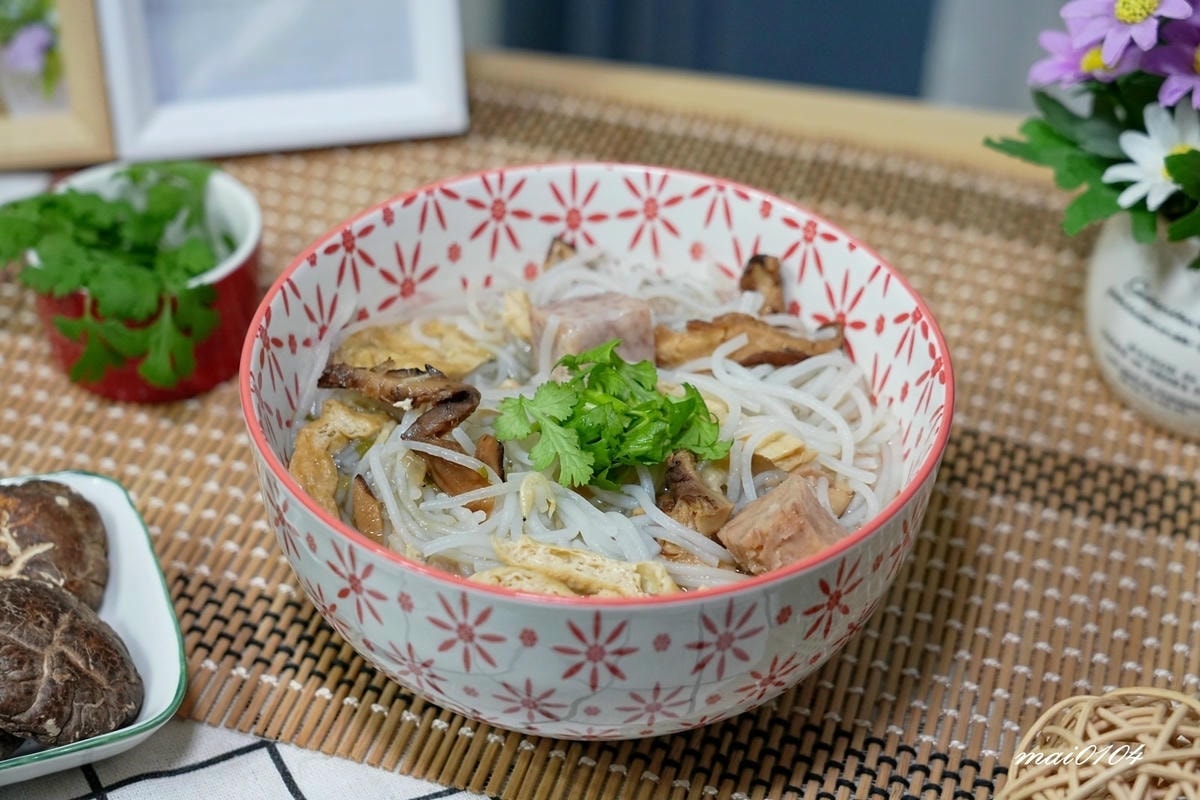 i3 Fresh愛上新鮮推出主廚「豪氣食堂台式芋頭炊粉湯」傳